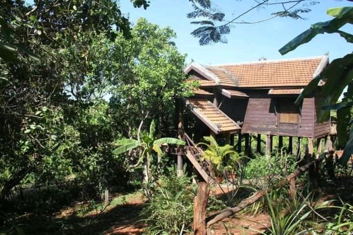 Quiet Garden View Lodge&Trekking Banlung Bagian luar foto