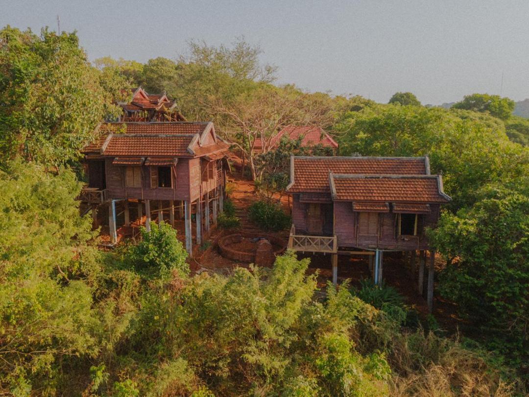 Quiet Garden View Lodge&Trekking Banlung Bagian luar foto